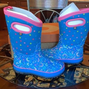 BOGS CLASSIC RAINBOW  - LIGHT BLUE MULTI. Never used. Size 13. Waterproof